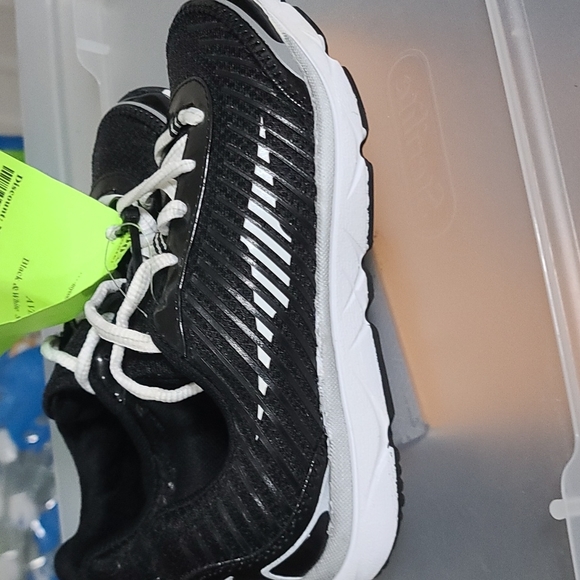 AVIA - Picture 3 of 4